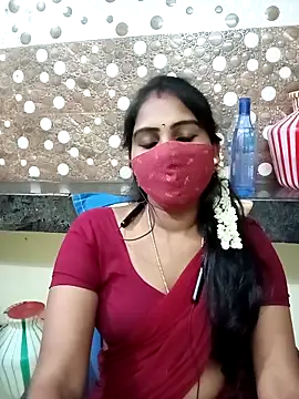 Snapshot of Tamil_roja17 chatting on 11.08.25 Tamil roja17 online show from 11.08.25