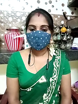 Snapshot of Tamil_roja17 chatting on 11.12.25 Tamil roja17 online show from 11.12.25