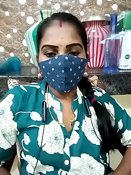 Snapshot of Tamil_roja17 chatting on 11.17.25 Tamil roja17 online show from 11.17.25