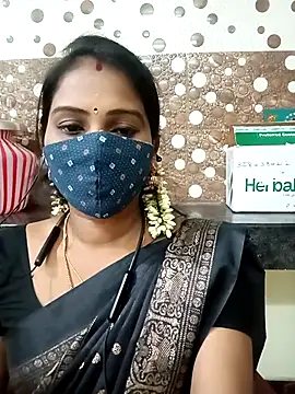 Snapshot of Tamil_roja17 chatting on 11.18.25 Tamil roja17 online show from 11.18.25