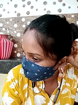 Snapshot of Tamil_roja17 chatting on 11.20.25 Tamil roja17 online show from 11.20.25