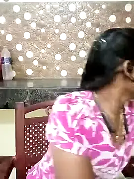 Snapshot of Tamil_roja17 chatting on 11.20.25 Tamil roja17 online show from 11.20.25