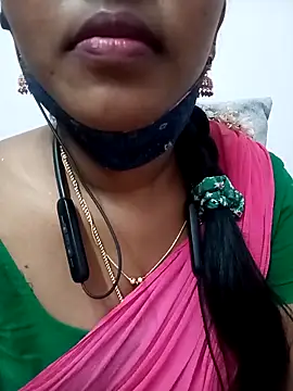 Snapshot of Tamil_roja17 chatting on 12.14.25 Tamil roja17 online show from 12.14.25