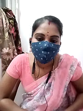 Snapshot of Tamil_roja17 chatting on 12.15.25 Tamil roja17 online show from 12.15.25