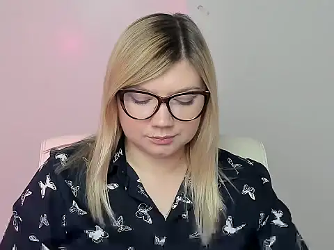 Lola moree online show from 10.12.25