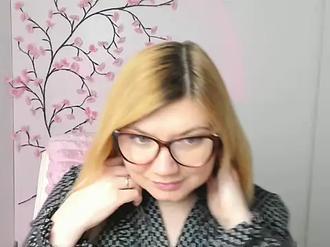 Lola moree online show from 02.09.26