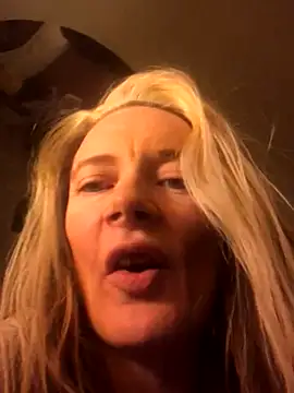 Snapshot of blondey206 chatting on 01.08.26 blondey206 online show from 01.08.26