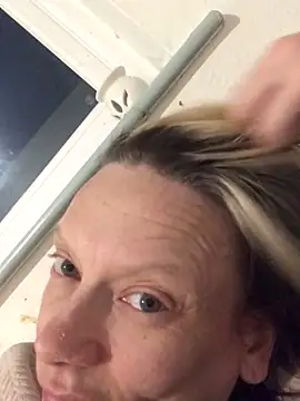 Snapshot of blondey206 chatting on 03.11.26 blondey206 online show from 03.11.26