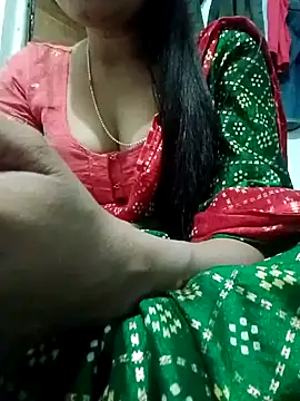 Snapshot of saaniya chatting on 02.24.25 saaniya online show from 02.24.25