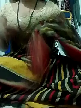 Snapshot of saaniya chatting on 03.13.25 saaniya online show from 03.13.25