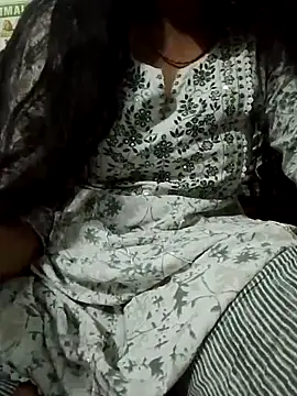 Snapshot of saaniya chatting on 02.25.26 saaniya online show from 02.25.26