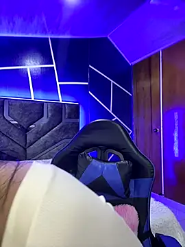 Snapshot of Melody_rousse_ chatting on 10.10.25 Melody rousse online show from 10.10.25