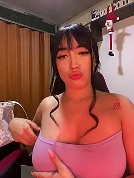 Snapshot of Melody_rousse_ chatting on 12.04.25 Melody rousse online show from 12.04.25