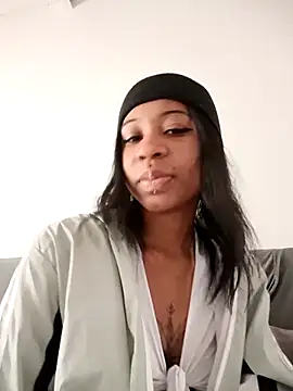 Zaira Rose  online show from 02.15.26