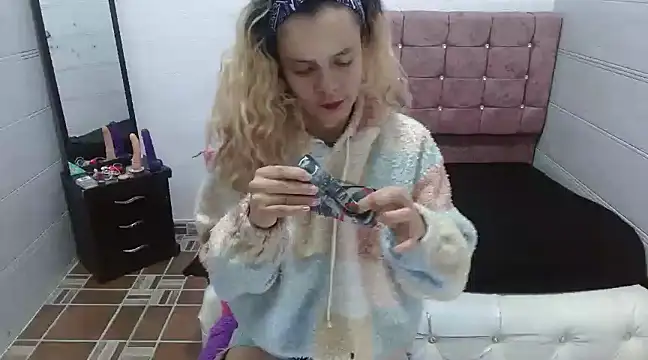 Ariasmithog online show from 02.24.25