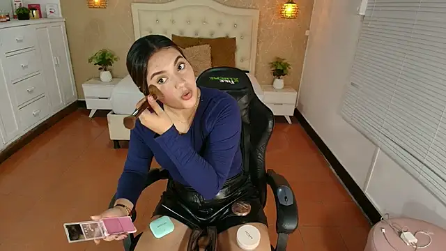 Hadley  online show from 04.12.26