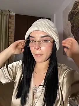 Snapshot of eileensophi chatting on 10.25.25 eileensophi online show from 10.25.25