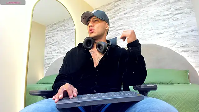 lennox ray online show from 02.23.25