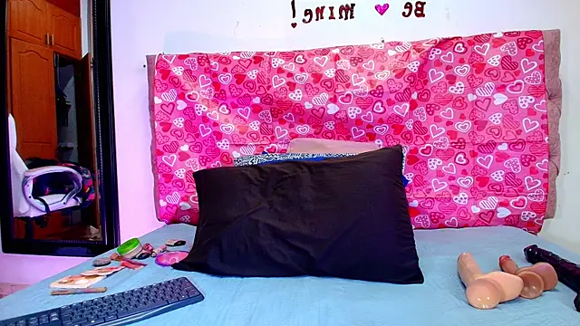 sharlott miller online show from 02.10.25