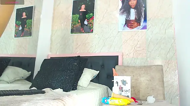 k stormi  online show from 11.23.25