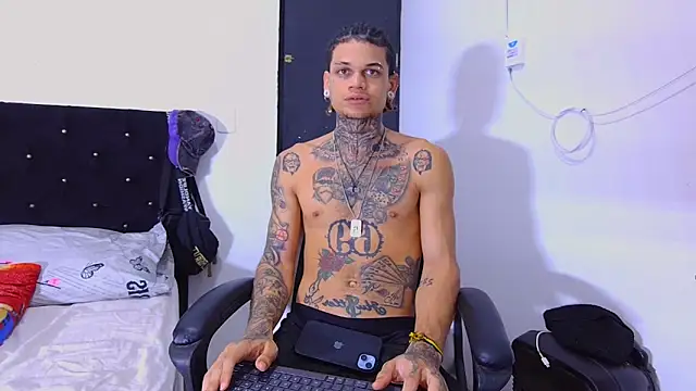 hot man05 online show from 10.31.25