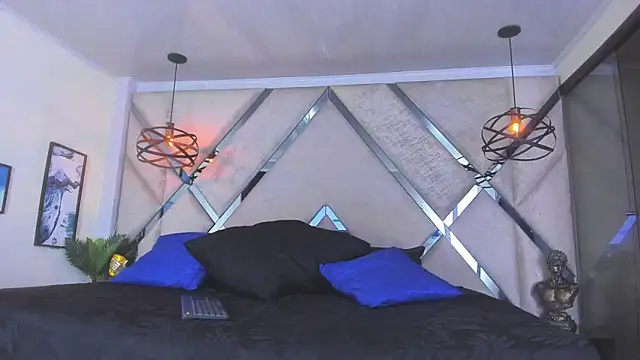 Snapshot of Thomas_May4rs chatting on 02.19.25 Thomas May4rs online show from 02.19.25