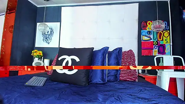 Snapshot of Thomas_May4rs chatting on 03.21.25 Thomas May4rs online show from 03.21.25