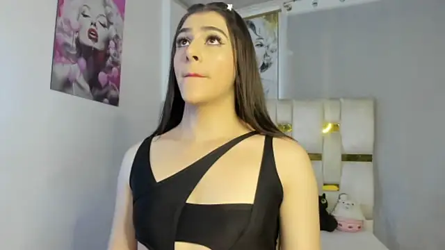 Snapshot of beautiful_doll088 chatting on 12.17.25 beautiful doll088 online show from 12.17.25