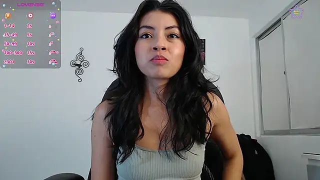 Snapshot of ellajonz chatting on 07.26.26 ellajonz online show from 07.26.26