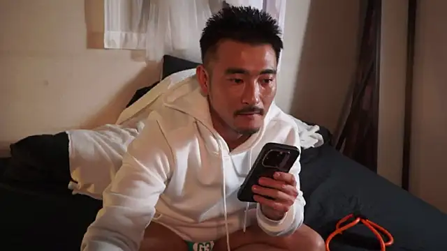 Snapshot of NARIO_18KIN chatting on 02.11.25 NARIO 18KIN online show from 02.11.25