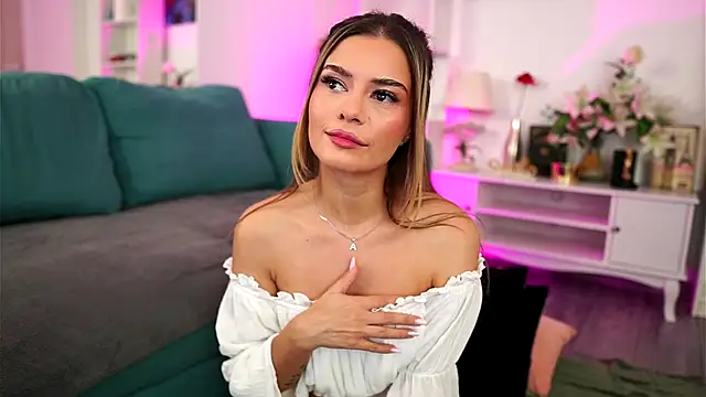 Snapshot of Midnight_Seduction chatting on 10.30.25 Midnight Seduction online show from 10.30.25