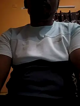 Snapshot of bigcock_thick chatting on 10.27.25 bigcock thick online show from 10.27.25