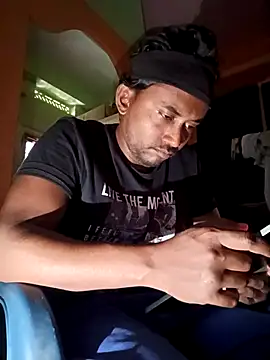 Snapshot of bigcock_thick chatting on 11.28.25 bigcock thick online show from 11.28.25