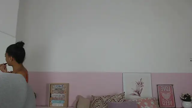 Snapshot of brendathompson_ chatting on 02.17.25 brendathompson online show from 02.17.25