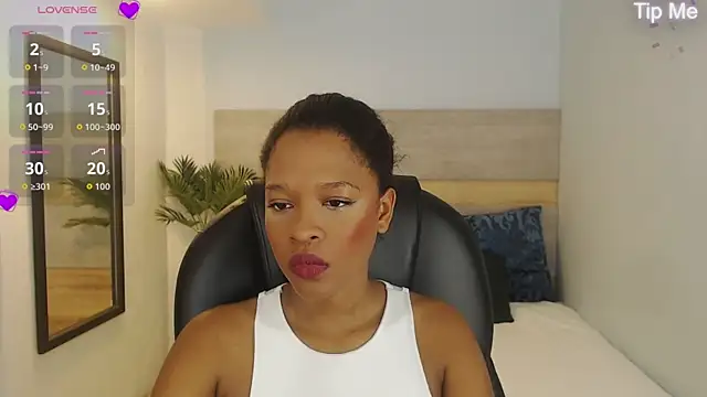 Snapshot of brendathompson_ chatting on 09.25.25 brendathompson online show from 09.25.25