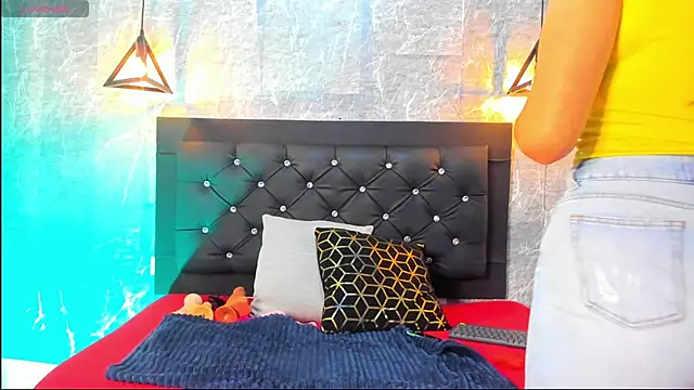 emberhodson online show from 11.24.25