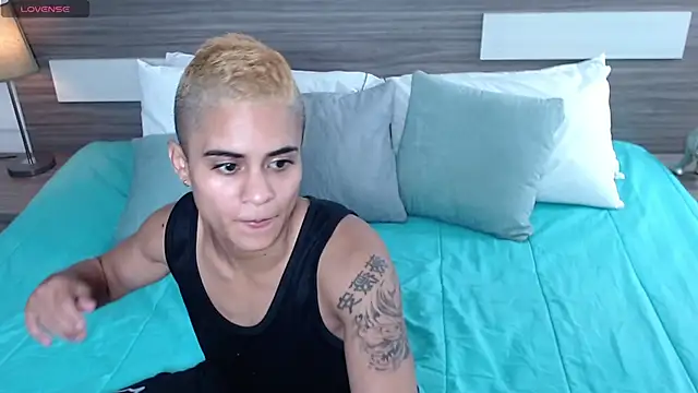 Liiamthompson online show from 01.18.26