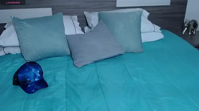 Liiamthompson online show from 02.11.26