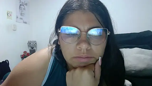 Snapshot of viccky_vick chatting on 06.15.26 viccky vick online show from 06.15.26