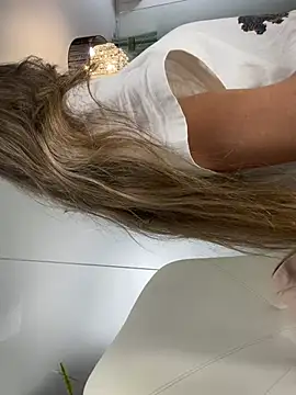 Anya-Ray online show from 02.05.25