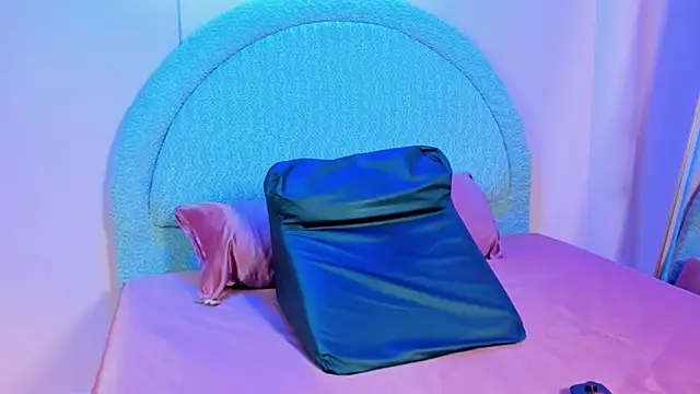 yeikafoxy online show from 04.19.26