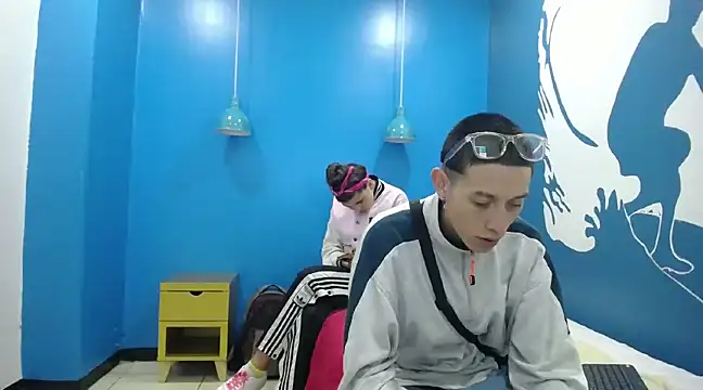 Snapshot of SimonAndJocelyn chatting on 02.09.25 SimonAndJocelyn online show from 02.09.25