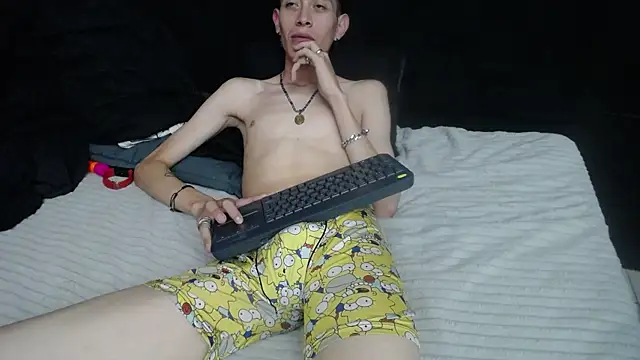 Snapshot of SimonAndJocelyn chatting on 02.11.25 SimonAndJocelyn online show from 02.11.25