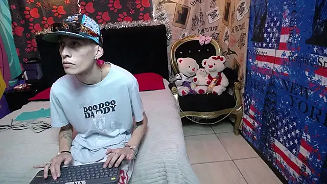 Snapshot of SimonAndJocelyn chatting on 02.17.25 SimonAndJocelyn online show from 02.17.25