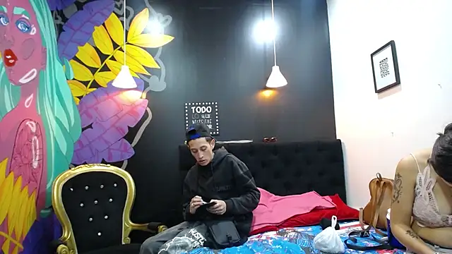 Snapshot of SimonAndJocelyn chatting on 02.25.25 SimonAndJocelyn online show from 02.25.25