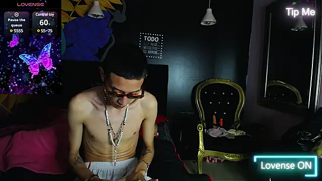 Snapshot of SimonAndJocelyn chatting on 03.16.25 SimonAndJocelyn online show from 03.16.25