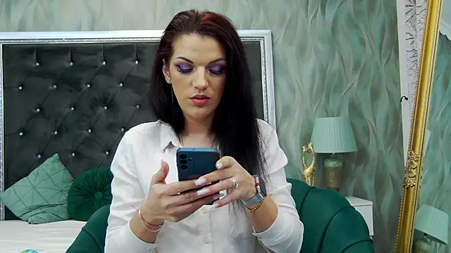 Snapshot of LissaAnn chatting on 03.11.25 LissaAnn online show from 03.11.25