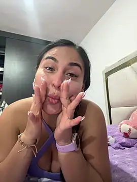 Snapshot of dulcehot_1502 chatting on 02.25.25 dulcehot 1502 online show from 02.25.25