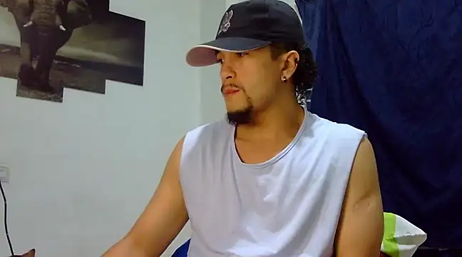 Snapshot of Keiviid chatting on 02.02.25 Keiviid online show from 02.02.25