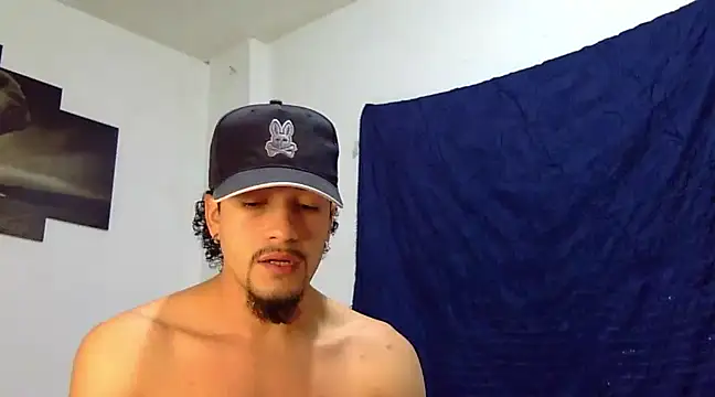 Snapshot of Keiviid chatting on 02.11.25 Keiviid online show from 02.11.25